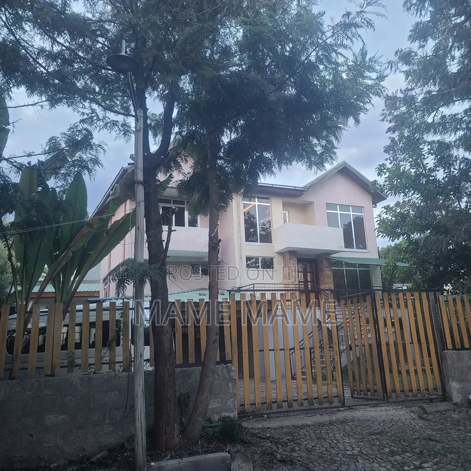 7bdrm House in Addis Abeba, Bole for rent
