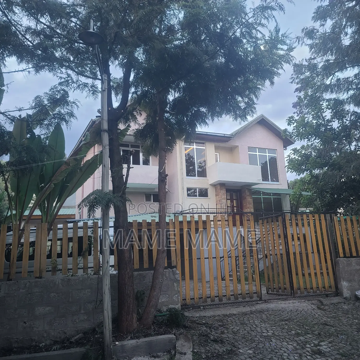 7bdrm House in Addis Abeba, Bole for rent