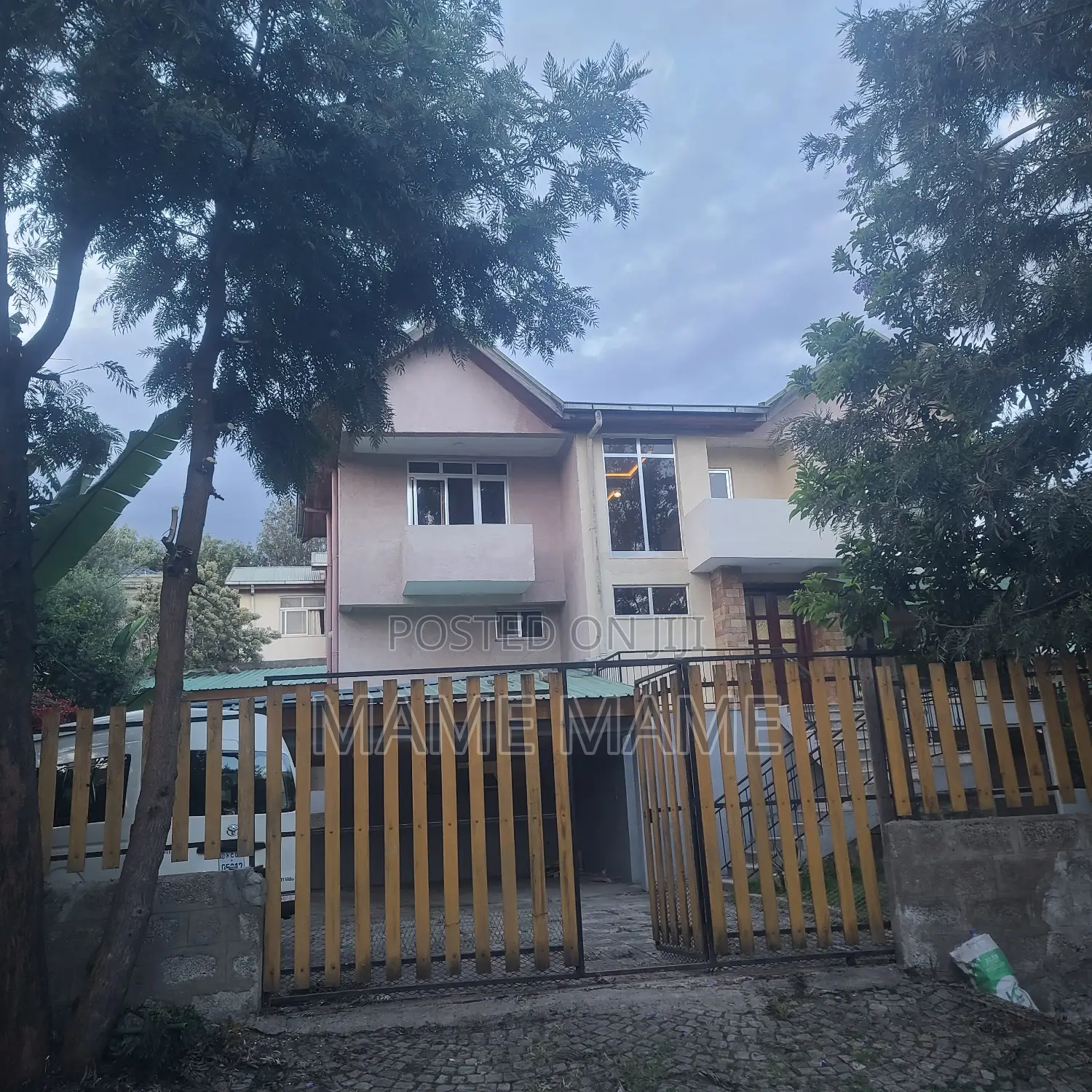 7bdrm House in Addis Abeba, Bole for rent