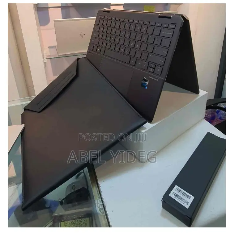 New Laptop HP Spectre X360 16GB Intel Core I7 SSHD (Hybrid) 1T