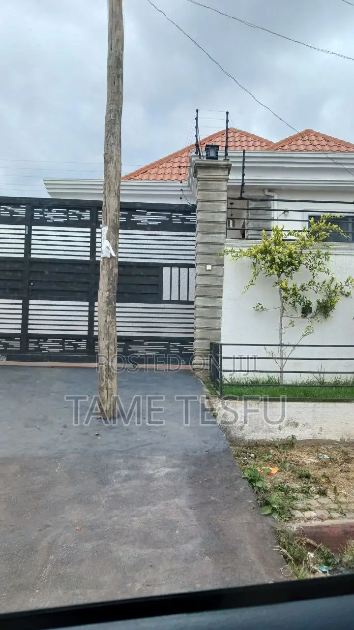 Furnished 3bdrm Villa in Hayat, Yeka for sale