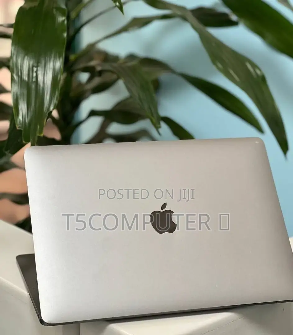 New Laptop Apple MacBook Air 2022 M2 8GB Intel Core I7 SSD 256GB