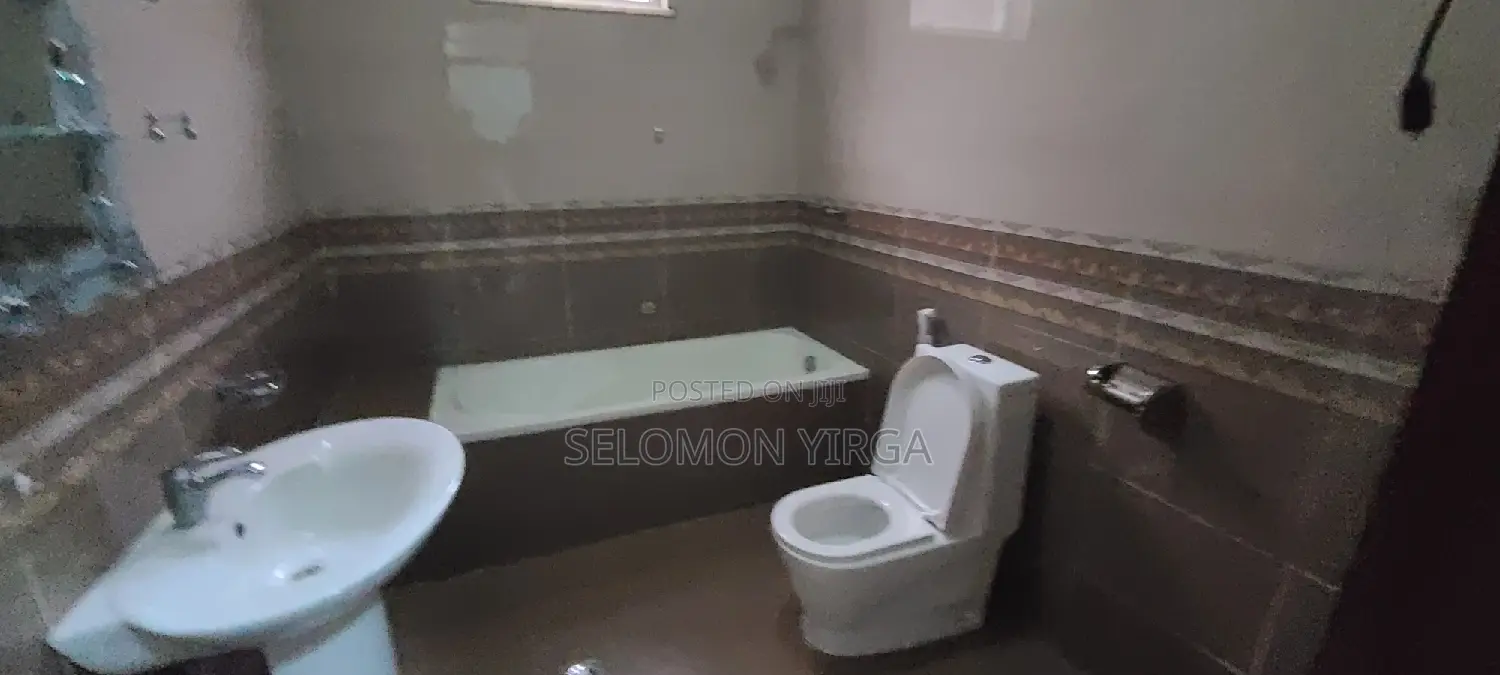 4bdrm Villa in Adis Abba, Yeka for sale