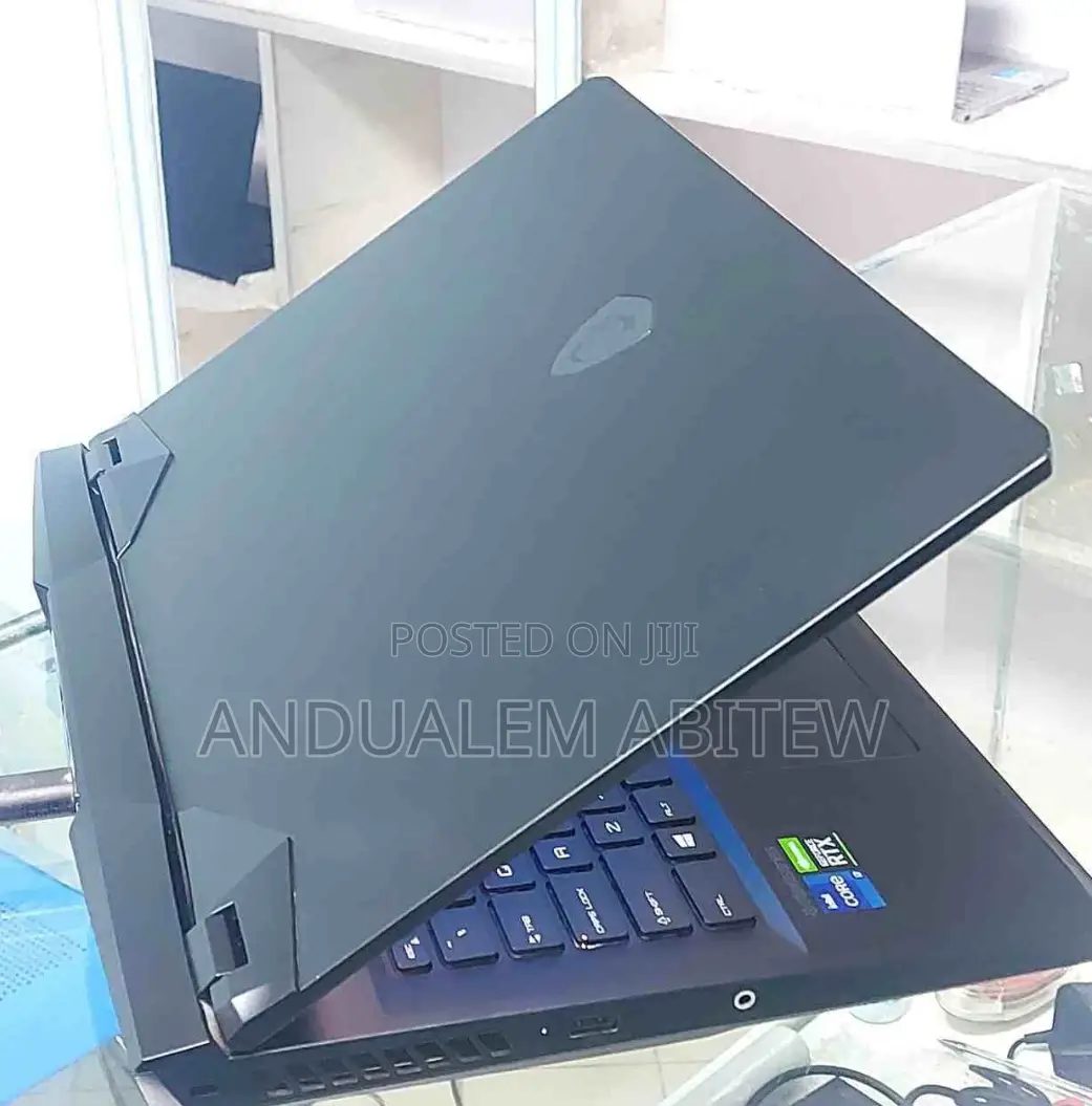 New Laptop MSI GP75 Leopard 16GB Intel Core I7 SSD 1T