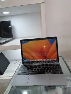 New Laptop Apple MacBook Pro 2017 8GB Intel Core I5 SSD 512GB