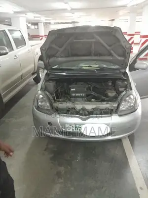 Toyota Vitz 2001 Silver