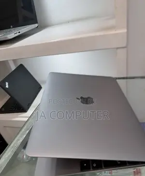 New Laptop Apple MacBook 2017 8GB Intel Core I5 SSD 512GB
