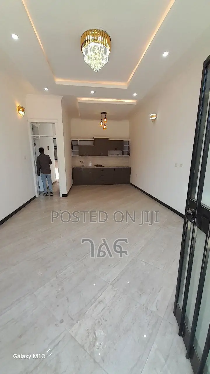 3bdrm Villa in ፊጋ አካባቢ በጣም አሪፍ ተደርጎ, Bole for sale
