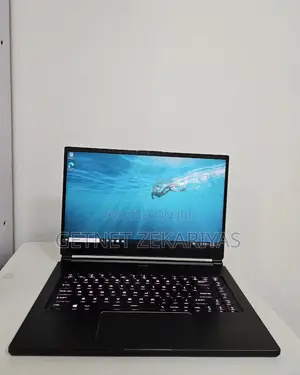 New Laptop MSI GS65 Stealth Thin 8RE 32GB Intel Core I7 SSD 512GB