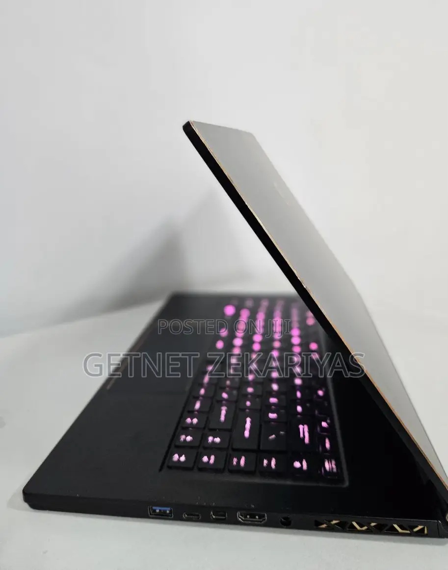 New Laptop MSI GS65 Stealth Thin 8RE 32GB Intel Core I7 SSD 512GB