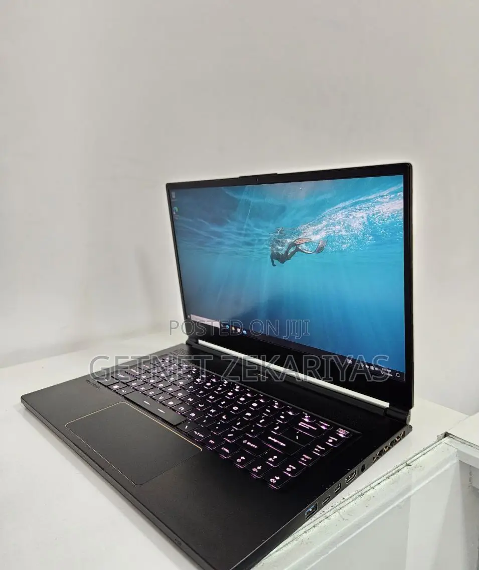 New Laptop MSI GS65 Stealth Thin 8RE 32GB Intel Core I7 SSD 512GB