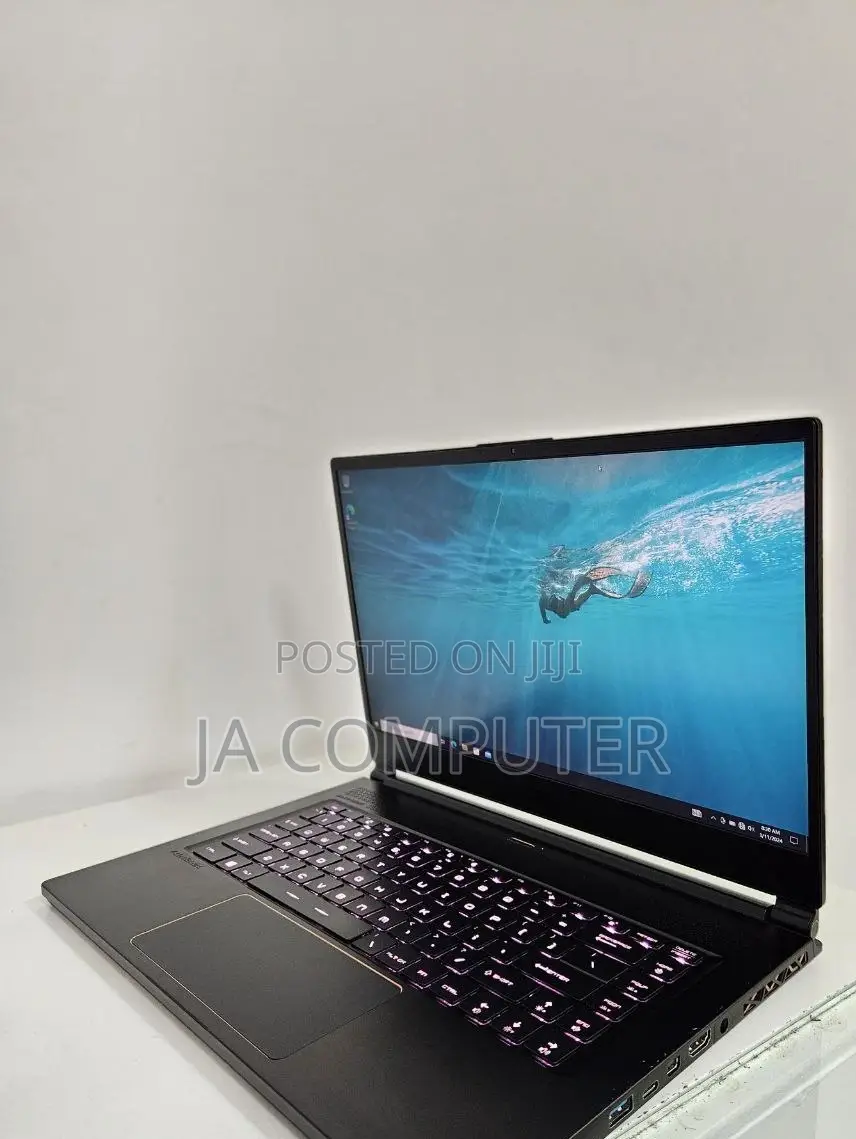 New Laptop MSI GS65 Stealth Thin 8RE 32GB Intel Core I7 SSD 512GB