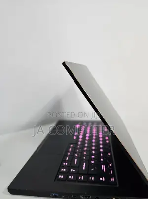 New Laptop MSI GS65 Stealth Thin 8RE 32GB Intel Core I7 SSD 512GB