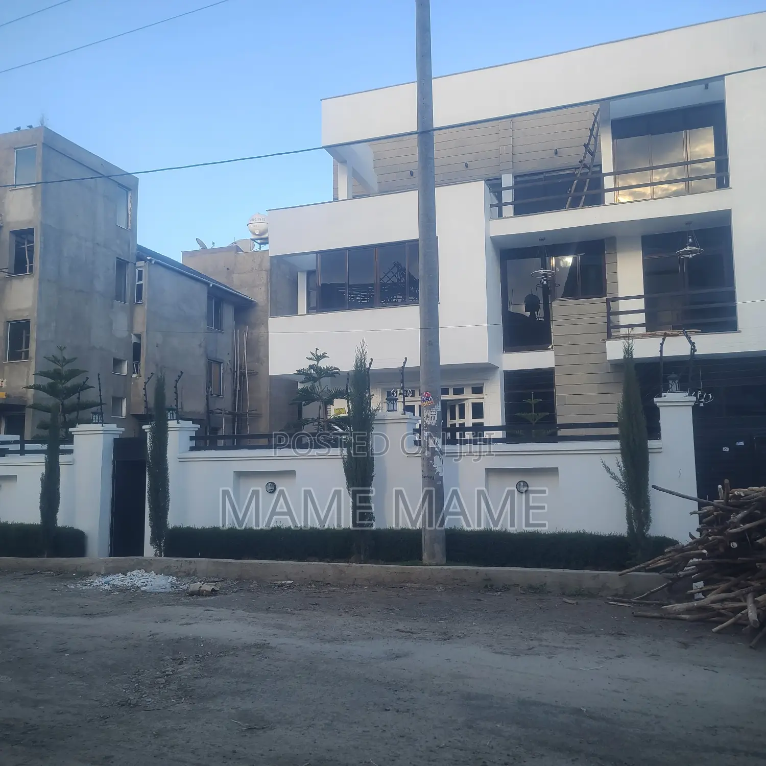10bdrm House in Addis Abeba, Bole for sale