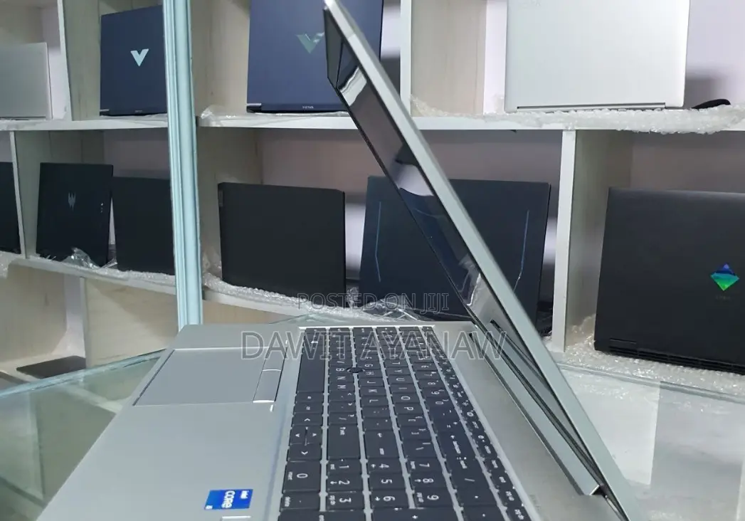 New Laptop HP EliteBook 850 G8 8GB Intel Core i5 SSD 512GB