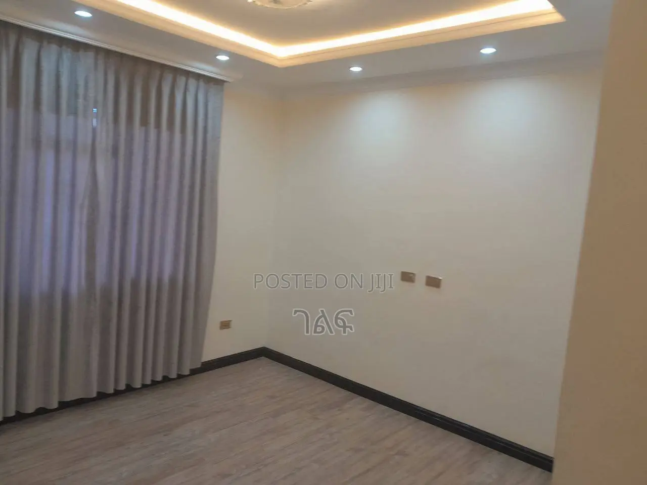 4bdrm Villa in የአያት ቪላ የታደሰ 290 ካሬ, Bole for sale
