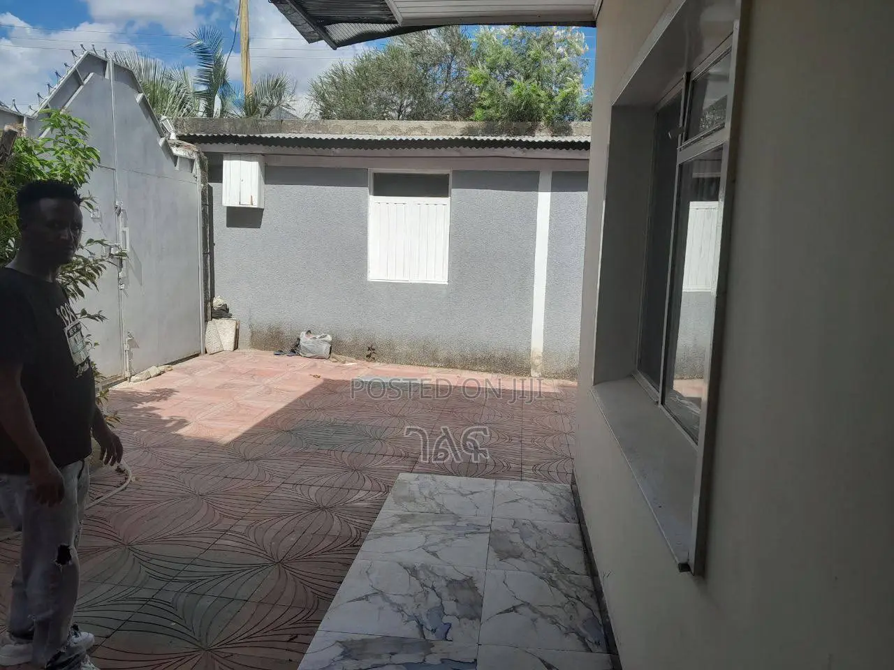 4bdrm Villa in የአያት ቪላ የታደሰ 290 ካሬ, Bole for sale