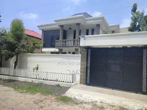 4bdrm House in አያት አዲስ መንደር ኮምፓውንድ, Bole for sale
