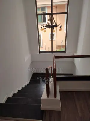 3bdrm Apartment in ካዛንቺስ ቅንጡ አፓርትመንት, Bole for sale