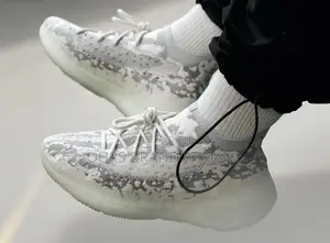 Origional Adidas Yezzy Casual Wear Shoes