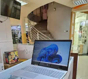 New Laptop HP Envy X360 8GB Intel Core I5 SSD 512GB