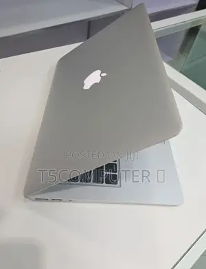 New Laptop Apple MacBook Pro 2017 8GB Intel Core I5 SSD 256GB