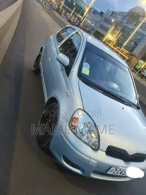 Toyota Vitz 2004 Blue