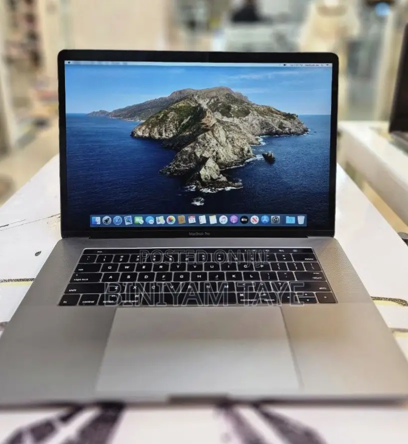 New Laptop Apple MacBook Pro 2017 16GB Intel Core I7 SSD 1T