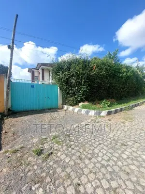 የሚሸጥ የአያት ቤት ኮምፓውድ