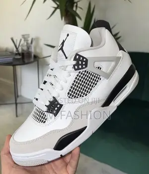 Jordan 4 Retro