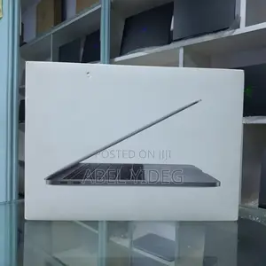 New Laptop Apple MacBook Pro 2017 8GB Intel Core I5 SSD 128GB