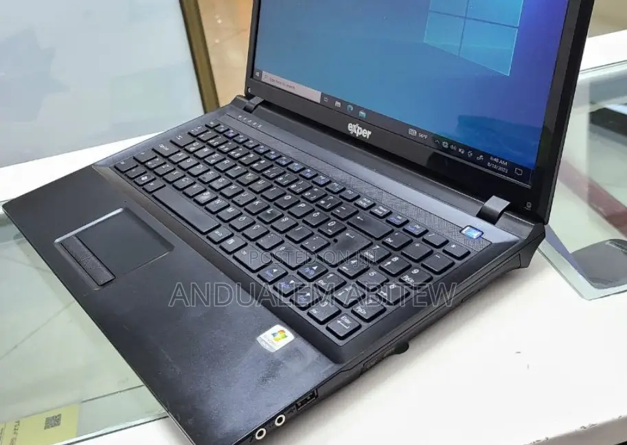 New Laptop 4GB Intel Core I3 SSD 256GB