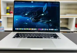 New Laptop Apple MacBook Pro 2018 16GB Intel Core I7 SSD 512GB