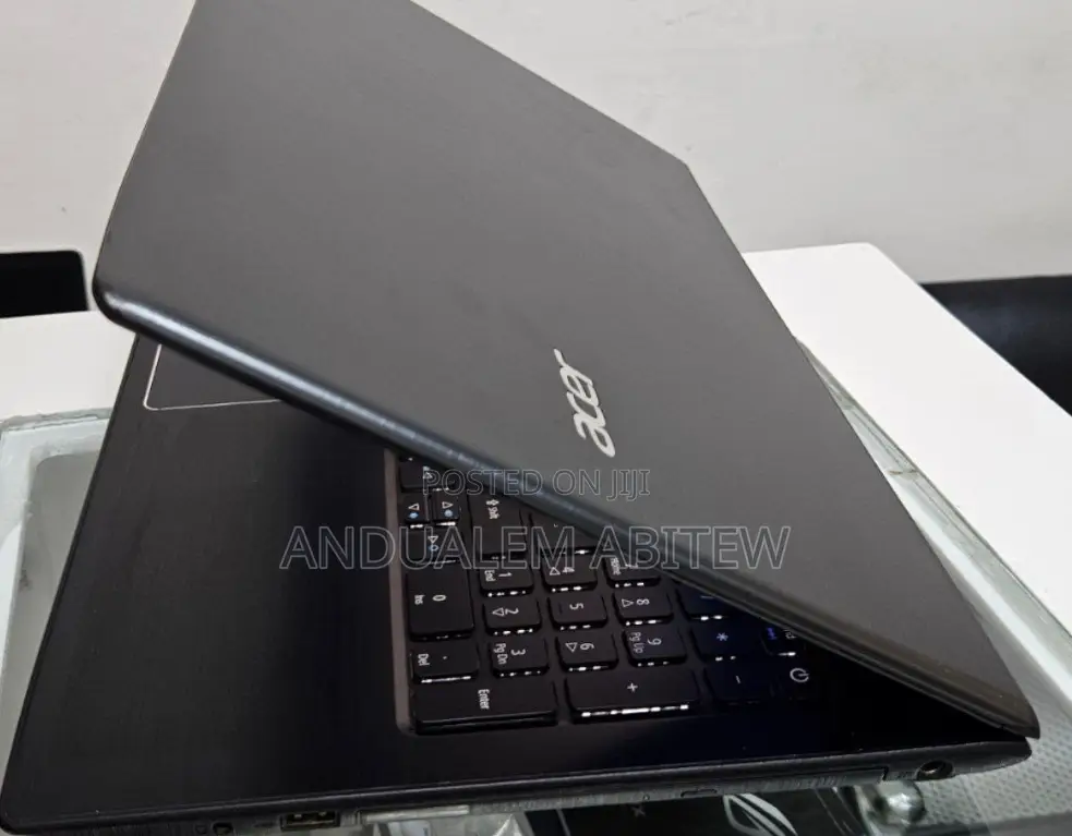 New Laptop Acer Aspire E5-731g 4GB Intel Core I3 HDD 500GB