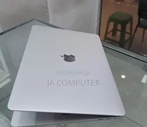 New Laptop Apple MacBook Pro 2017 8GB Intel Core I5 SSD 256GB