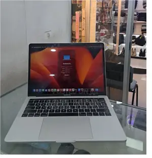 New Laptop Apple MacBook Pro 2017 8GB Intel Core I5 SSD 256GB