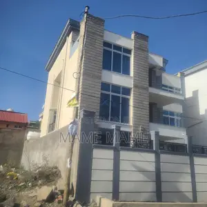 8bdrm House in Addis Abeba, Bole for sale