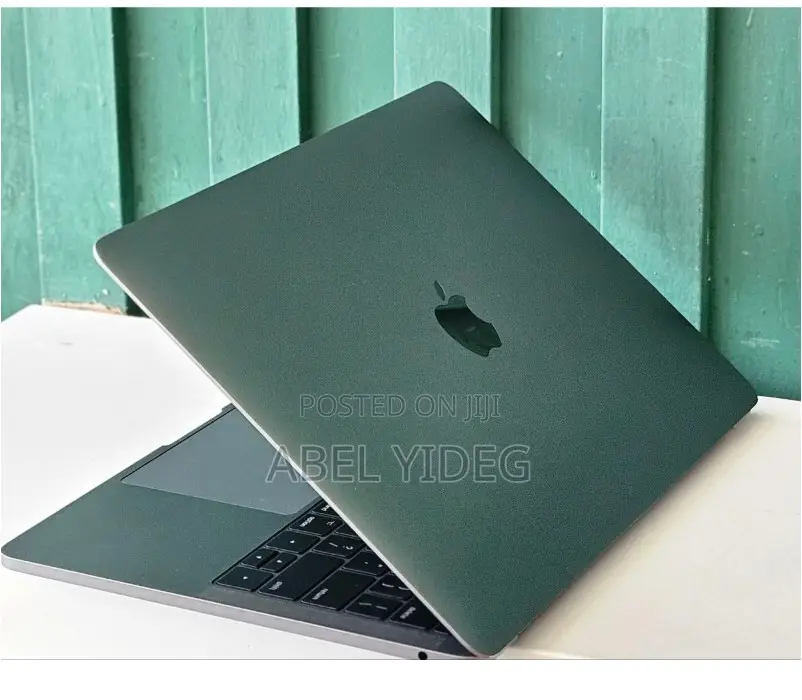New Laptop Apple MacBook Pro 8GB Intel Core I5 SSD 256GB