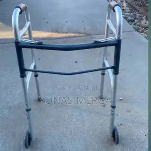 Aluminum Walker_walker Pivots on Its Two Front Legs
