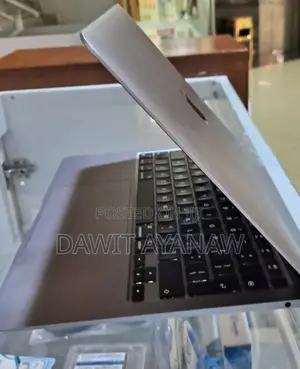 New Laptop Apple MacBook Air 2020 M1 8GB Apple M1 SSD 256GB