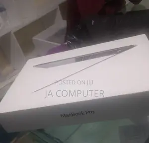 New Laptop Apple MacBook Pro 8GB Intel Core I5 SSD 256GB