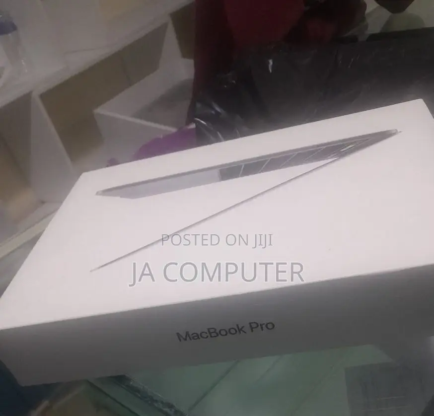 New Laptop Apple MacBook Pro 8GB Intel Core I5 SSD 256GB