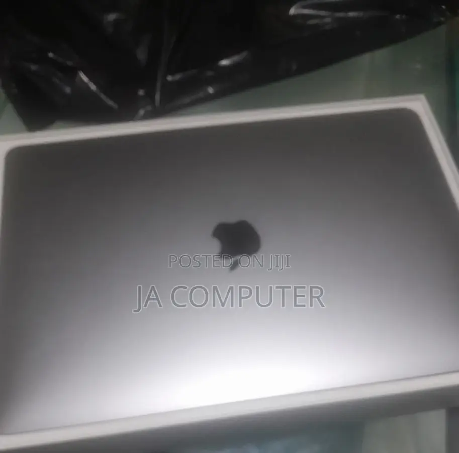 New Laptop Apple MacBook Pro 8GB Intel Core I5 SSD 256GB