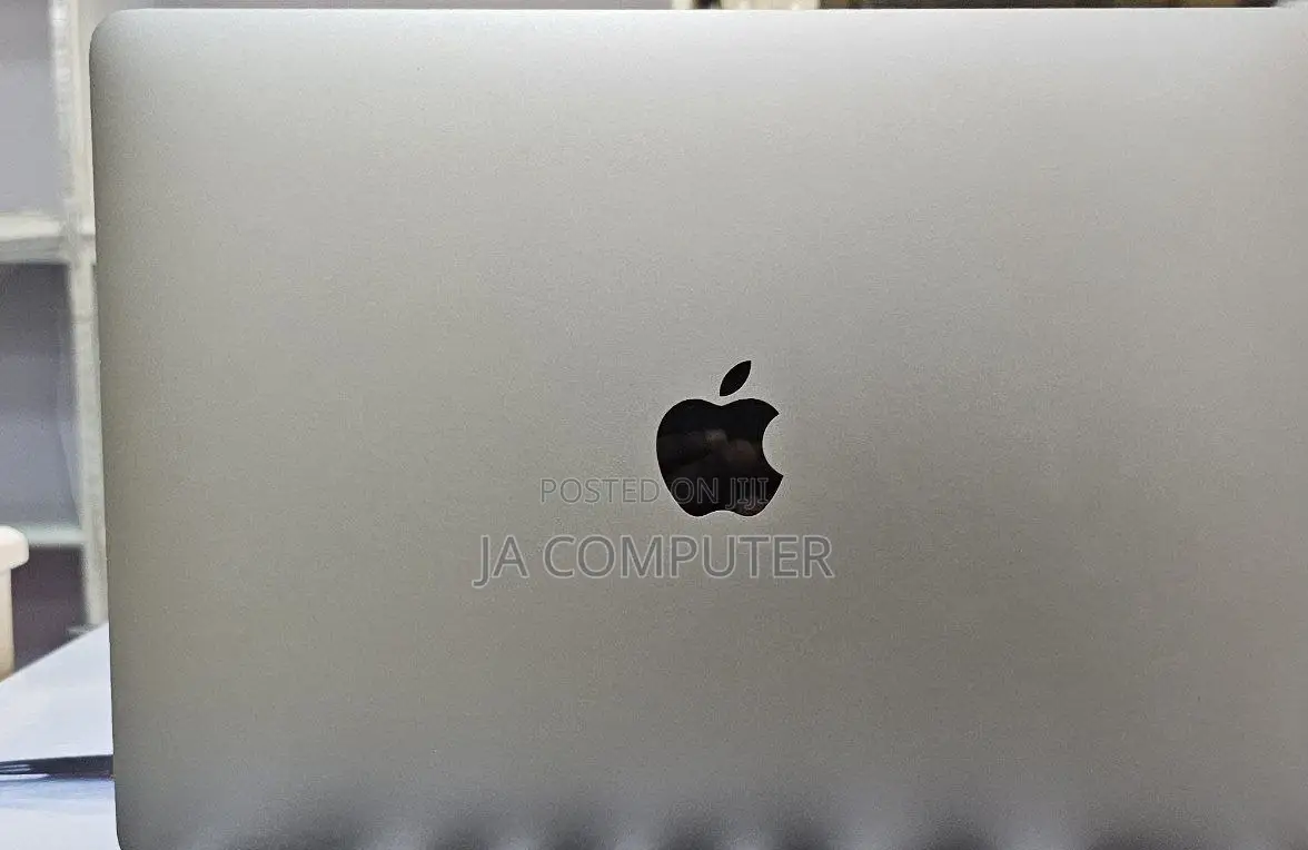 New Laptop Apple MacBook Pro 8GB Intel Core I5 SSD 256GB