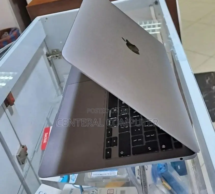 New Laptop Apple MacBook Pro M1 8GB Apple M1 SSD 256GB
