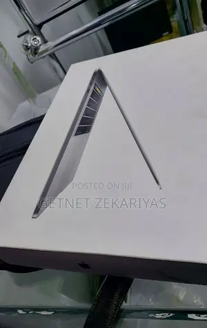 New Laptop Apple MacBook Pro 8GB Intel Core I7 SSD 256GB