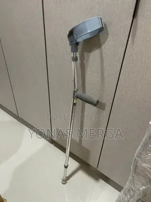 Ergonomic Crutches: Compression-Resistant and Wear-Resistant