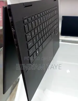 New Laptop HP Envy X360 8GB AMD Ryzen 5 SSD 512GB