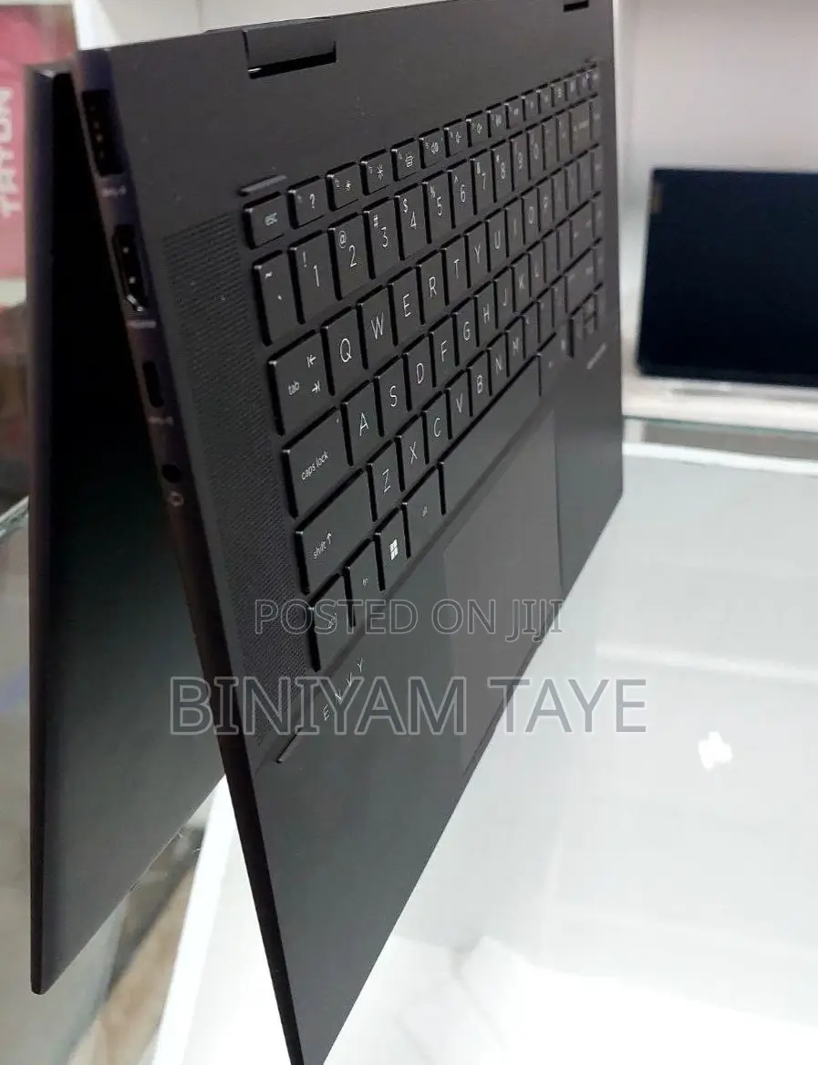 New Laptop HP Envy X360 8GB AMD Ryzen 5 SSD 512GB