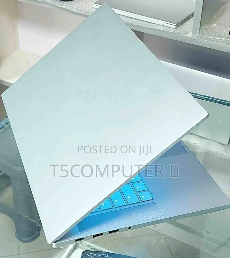 New Laptop HP Spectre X360 16GB Intel Core I7 SSD 512GB